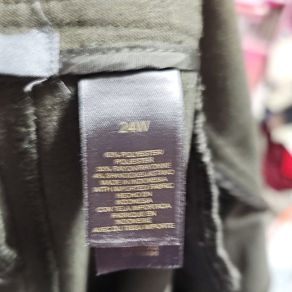 Liz Claiborne Women's Gray Straight Leg Pants. Plus Size 24w. Like New - Picture 5 of 5